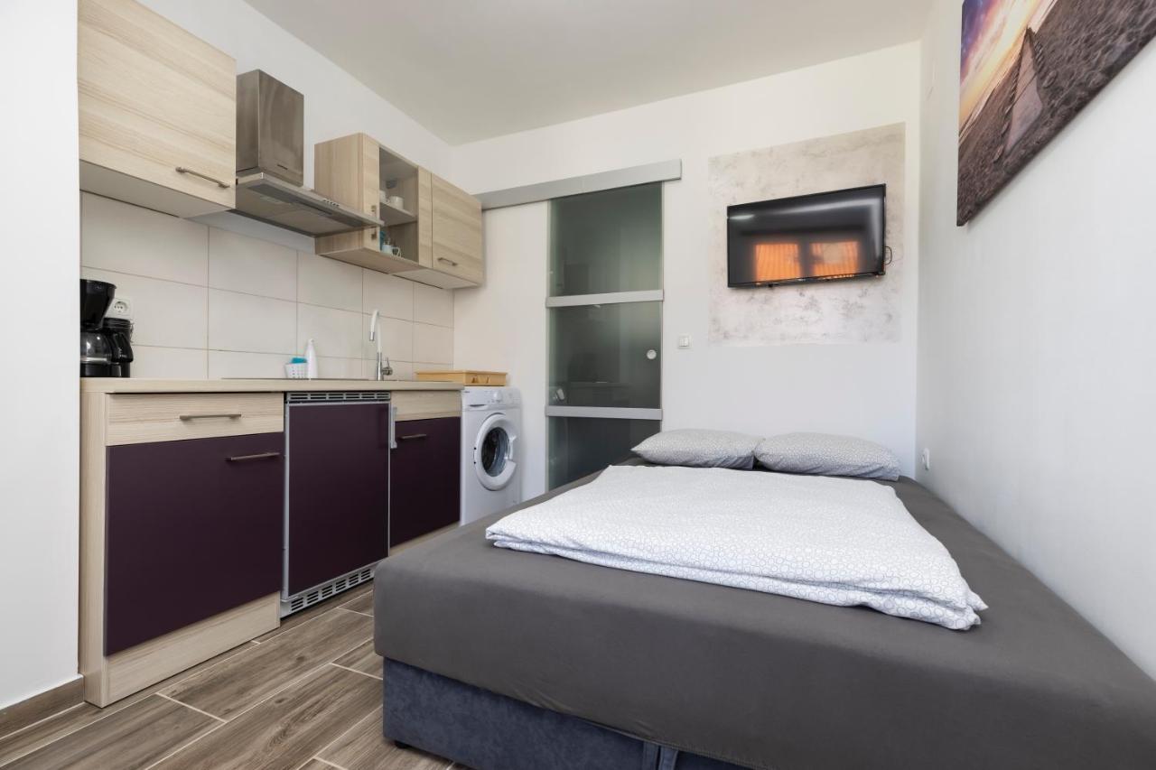 Studio Apartment Pinetree - Mali Lošinj Eksteriør billede